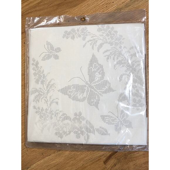 CM Cross Stitch Kit 6862 Pillow Cover ButterFly - Picture 4 of 4